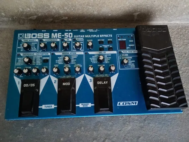 Pedaleira Boss ME 50