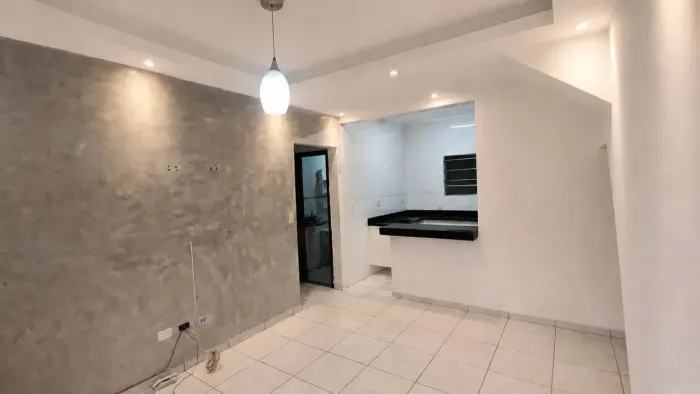 Casa térrea em condomínio com 59m² e acabamento moderno, cooktop e churrasqueira na Vila S