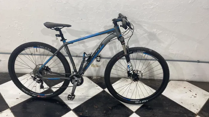 Mountain Bike Groove com grupo Shimano