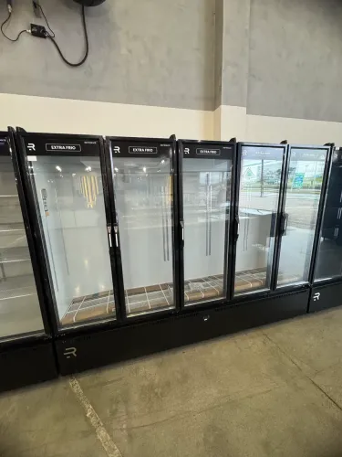 Auto serviço extra frio 5 portas branco interno novo