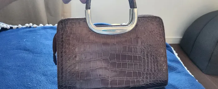 bolsa de mão couro de jacaré marrom