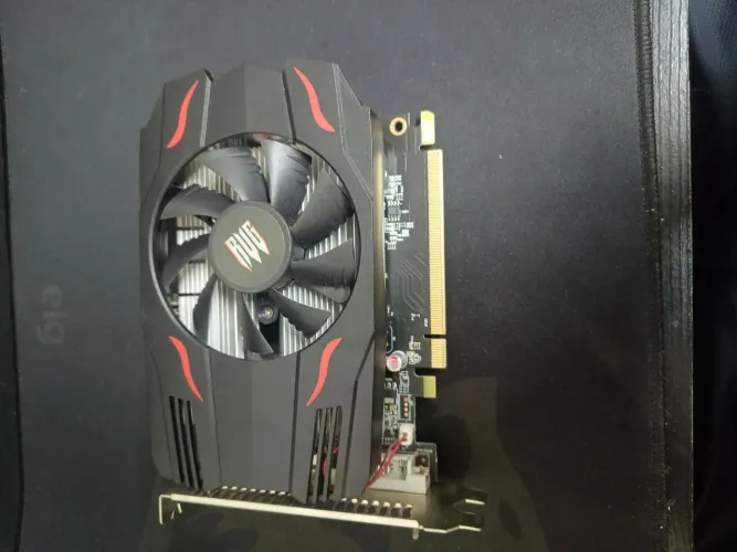 .Placa de Vídeo RX 550 4GB GDDR5 - Perfeita e Seminova - Xaxim, Curitiba