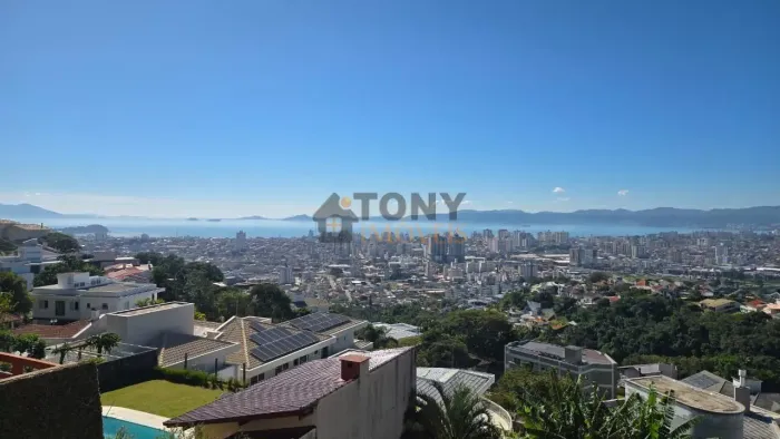 Casa de Alto Padrão no Bosque das Mansões | 6 Dormitórios | Vista Panorâmica - São José -