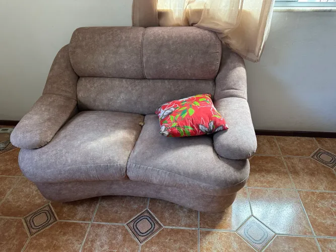 Alugo um sofa