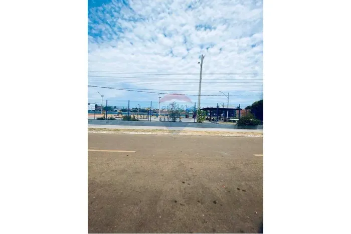 Vende -se Casa de Esquina com Ponto Comercial