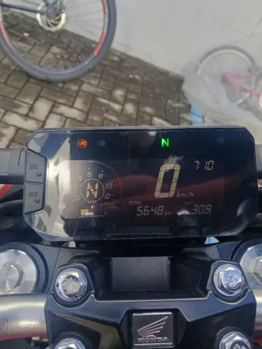 Vendo CB 300 F 2025