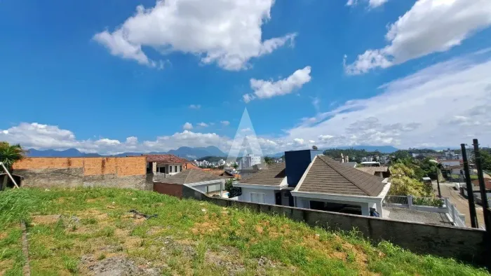 Terreno com 479,7m² à venda no bairro Costa e Silva em Joinville-SC por R$850.000,00.