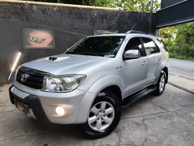 Toyota Hilux SW4 SRV D4-d 4X4 3.0 TDI Dies. AUT 2010