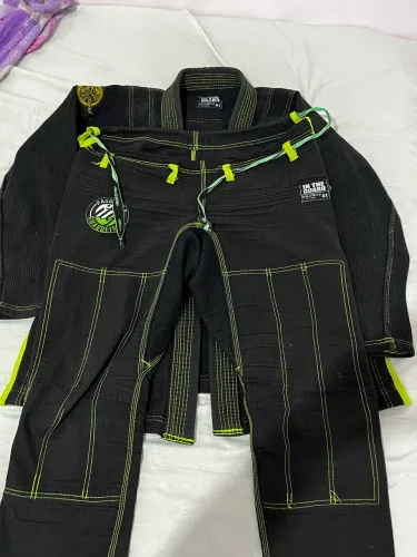 VENDE SE KIMONO IN THE GUARD 