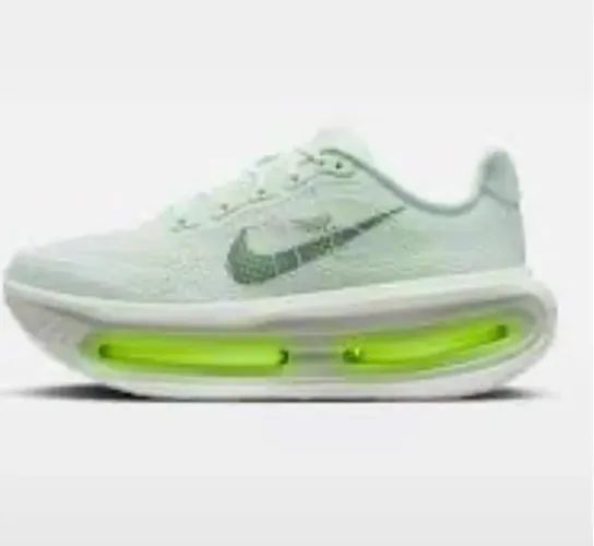 Nike Vomero Premium 42