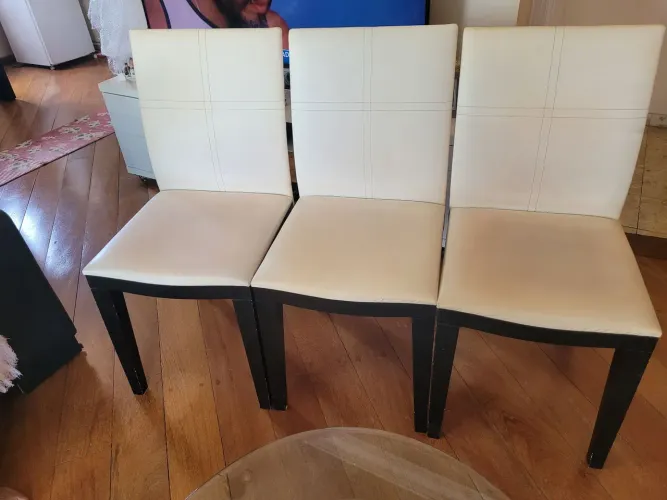6 cadeiras em couro branco