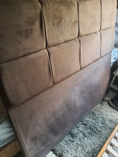 Cabeceira Estofada de Cama em Ótimo Estado
