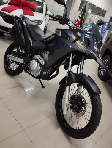 XRE 300 com 5 MIL DE ENTRADA 