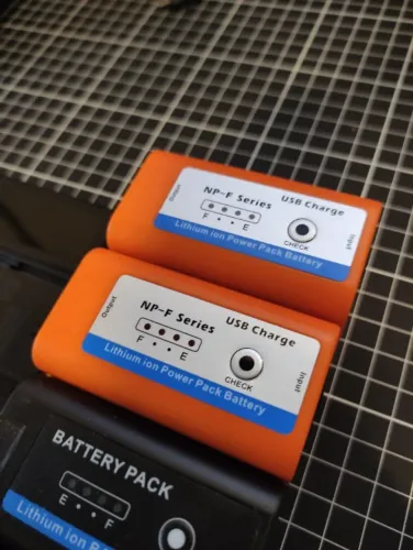 Kit 3x Baterias NP-F770 5200Mah para sony + Carregador duplo