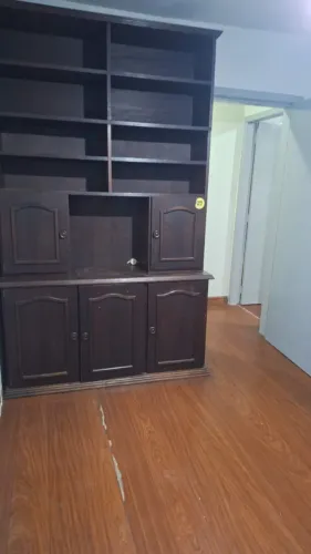 Vendo 2 estantes de sala, ótimo preço-preciso desocupar espaço