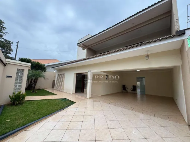 Sobrado com 3 dormitórios para alugar, 228 m² por R$ 5.000,00/mês - Centro - Ibiporã/PR