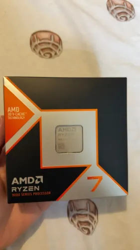 AMD Ryzen 7 9800X3D - AM5 - 8 Núcleos / 16 Threads