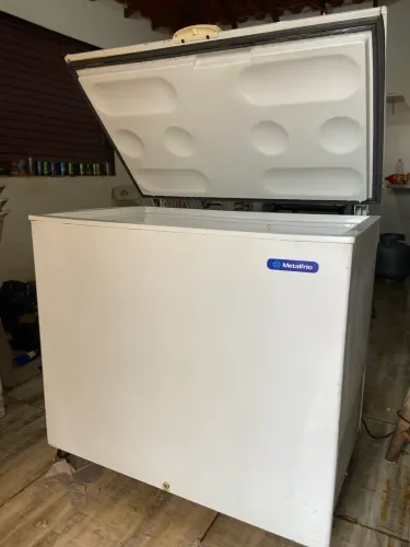 Freezer Metalfrio ?293 litros?