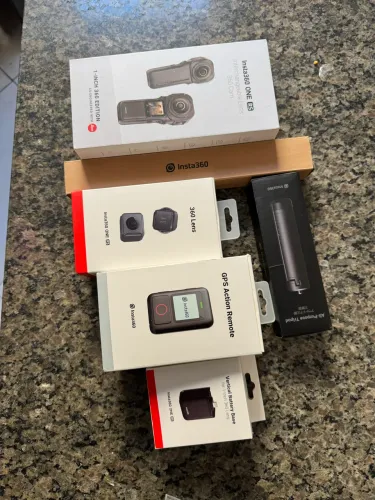 Insta 360 INCH One RS (Leica) Completa com lente extra 