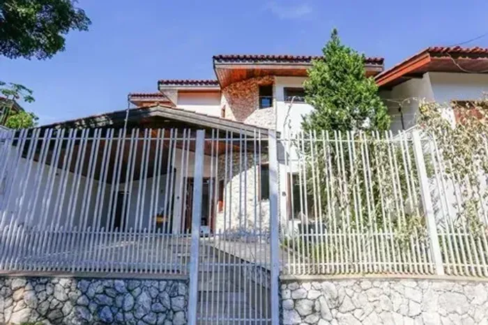 Sobrado para locação 480m², piscina e 5 quartos, 04 suítes, Parque Campolim - Sorocaba