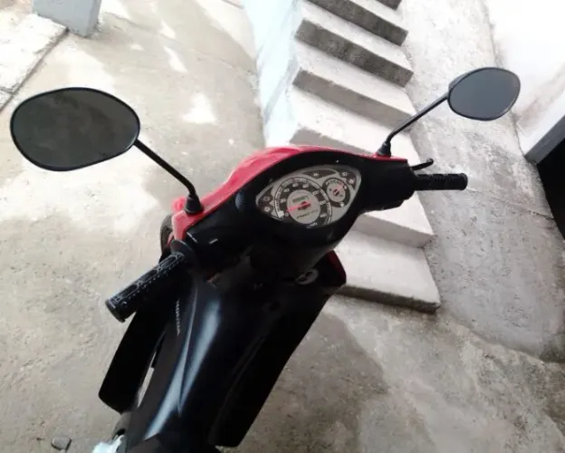 Honda Biz 125 KS 2010-Apenas 7600 km