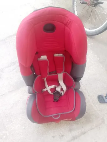 Cadeirinha Cosco 200,00 leia