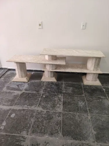 Estante de mármore