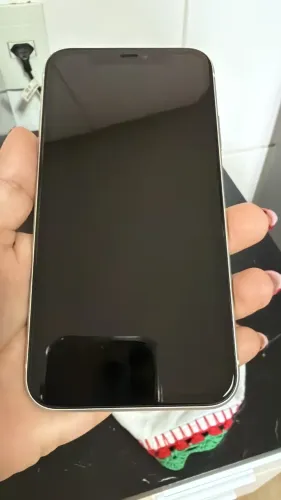 iPhone 11 64gm Branco.