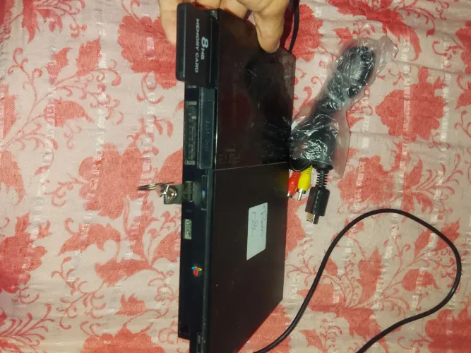 Playstation 2 completo + jogos disponíveis, memory card, controles e pendrive (ótimo)