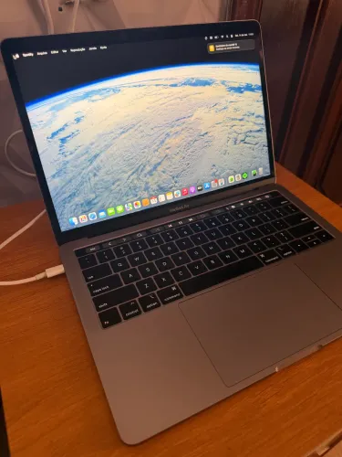 Macbook Pro touchbar 13?