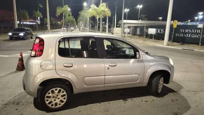 Fiat Uno Vivace/rua 1.0 EVO Fire Flex 8V 5P 2013