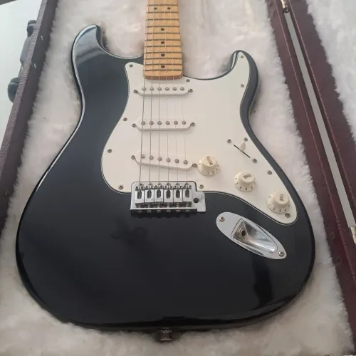 Guitarra Fender Squier Strato