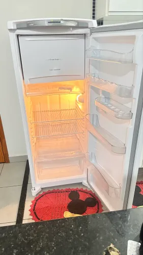 Vendo móveis e eletrodomésticos 