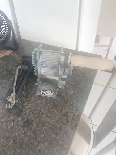 Moedor de cana e macaco para troca de pneu