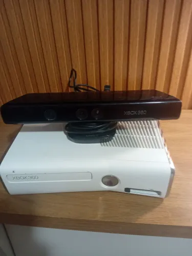Xbox 360 usado com 15 cds (leia a descrição)
