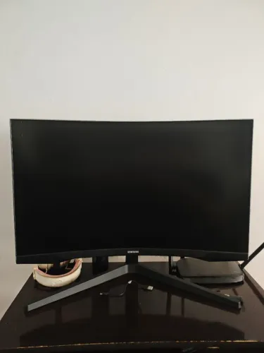 Monitor Gamer Samsung Odyssey G5 27? QHD 165Hz Curvo - Excelente Estado