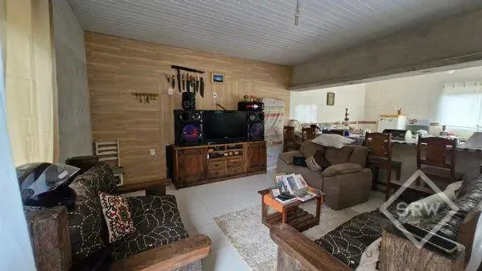 CASA 4 DORMITÓRIOS! TRÊS BARRAS, SERRA NEGRA.
