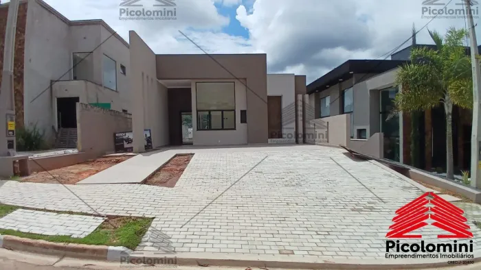 Casa de Luxo no Condomínio em Atibaia-SP, 3 quartos, 3 suítes, 2 salas, 5 banheiros, 2 vag
