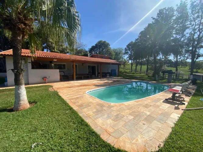 Fazenda/Sítio/Chácara para aluguel tem 24200 metros quadrados com 5 quartos