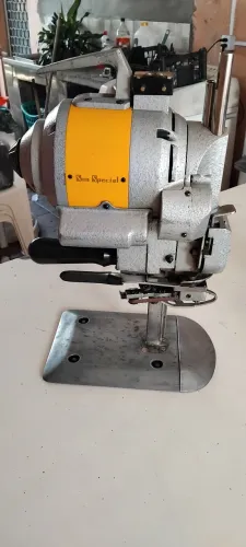 Máquina  de cortar tecido 