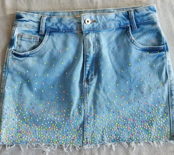 Saia Jeans com Lycra E Pedrarias Coloridas