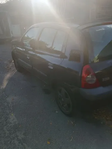 Renault Clio RT/ Privilège 1.6 16V 5P 2004