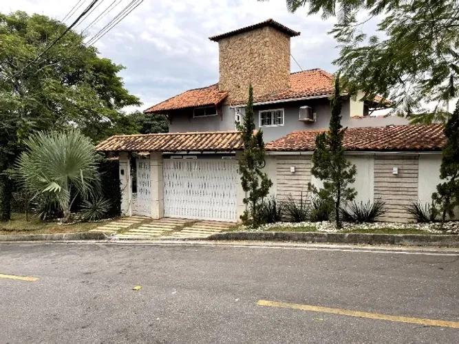 Vendo Casa em Maricá (Altíssimo Padrão)