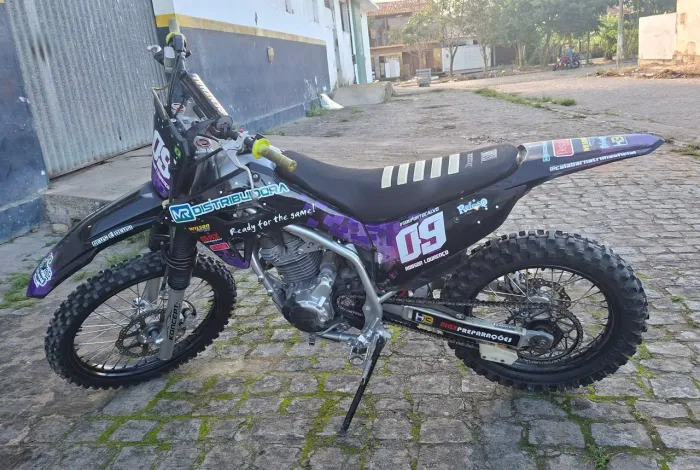 CRF 250F ano 2022 (EXTRA) manual e chave reserva, nota fiscal (sem reserva de domínio).