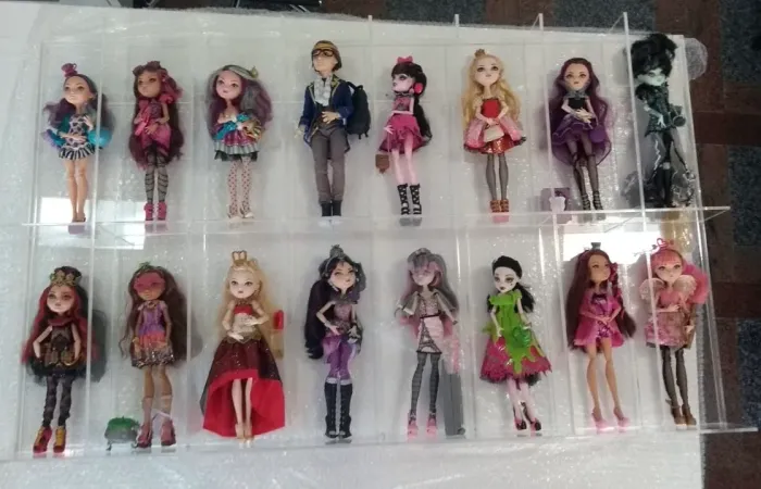 Caixa acrílica bonecas Barbie