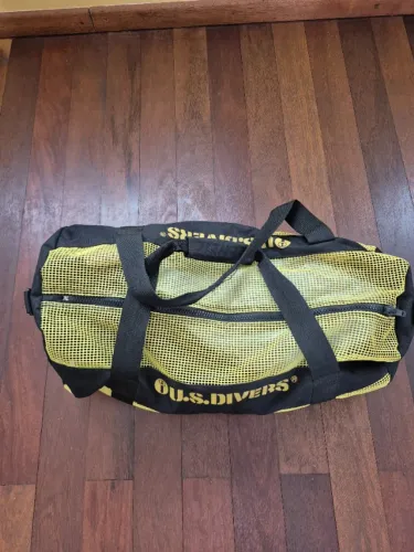 Bolsa drenante para equipamento de mergulho