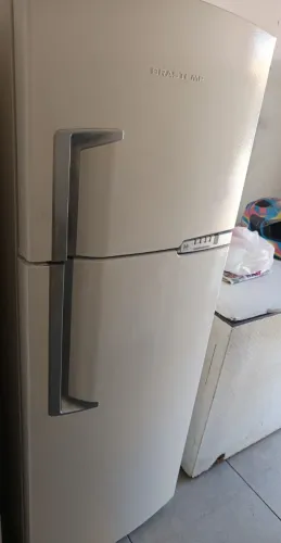 Geladeira Brastemp Frost Free duplex gelando perfeitamente 354 litros 