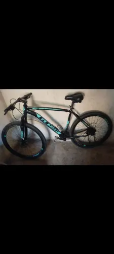 Vendo uma bicicleta aro 29 toda Shimano