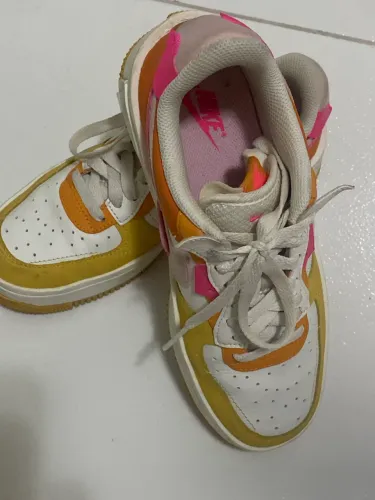 Tênis Nike colorido feminino - estilo Air Force 1