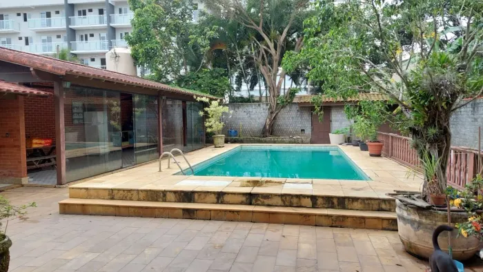 Casa com 3 Quartos, 360 m² - venda por R$ 1.890.000 ou aluguel por R$ 22.980/mês - Recreio